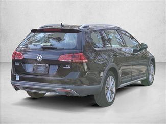 Used 2017 Volkswagen Golf Alltrack S video 2
