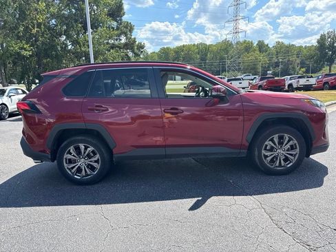Used 2022 Toyota RAV4 XLE Premium AWD/4WD image 6