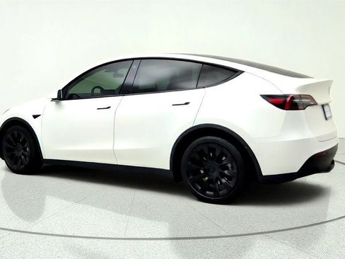 Used 2021 Tesla Model Y Long Range AWD/4WD image 7