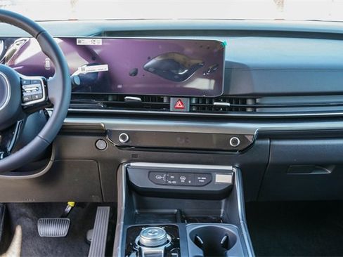 New 2025 Kia Carnival SX w/ SX Dark Edition Package image 30