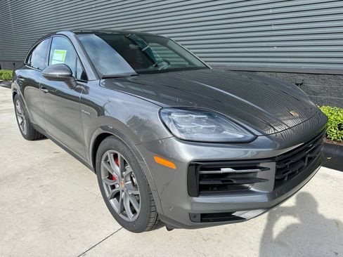Certified 2026 Porsche Cayenne S AWD/4WD image 10