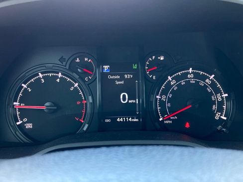 Used 2021 Toyota 4Runner SR5 Premium w/ Moonroof Package RWD image 17