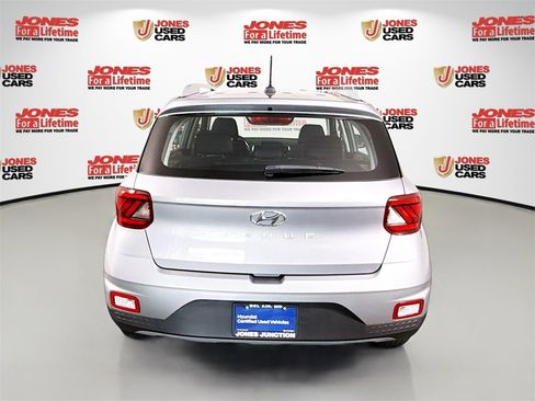 Certified 2024 Hyundai Venue SEL image 15