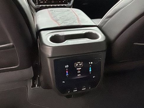 Used 2025 GMC Yukon AT4 Ultimate image 21