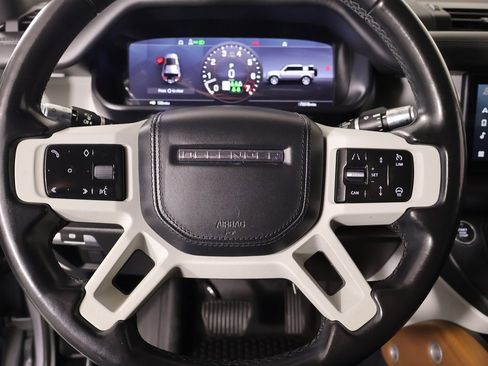 Used 2020 Land Rover Defender 110 HSE image 3