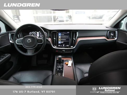 Used 2022 Volvo S60 B5 Momentum w/ Premium Package AWD/4WD image 6