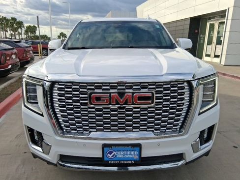 Used 2023 GMC Yukon SLT image 2