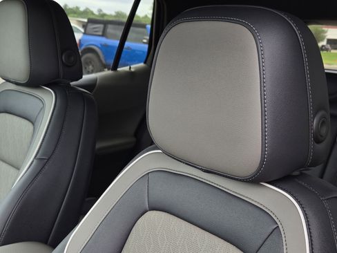 New 2026 Chevrolet Equinox LT w/ Convenience Package II AWD/4WD image 15