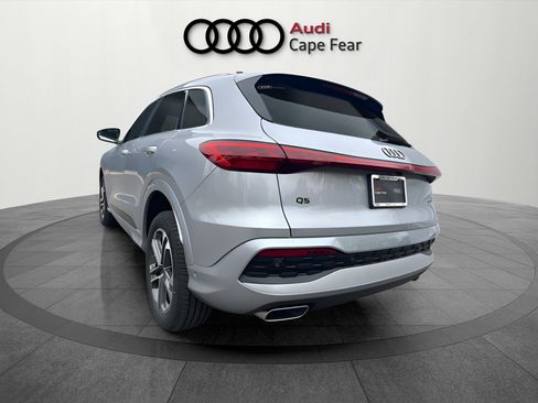 Used 2025 Audi Q5 Premium AWD/4WD image 3