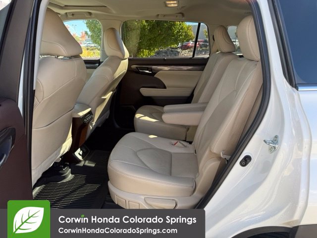 Used 2021 Toyota Highlander Limited AWD/4WD image 24