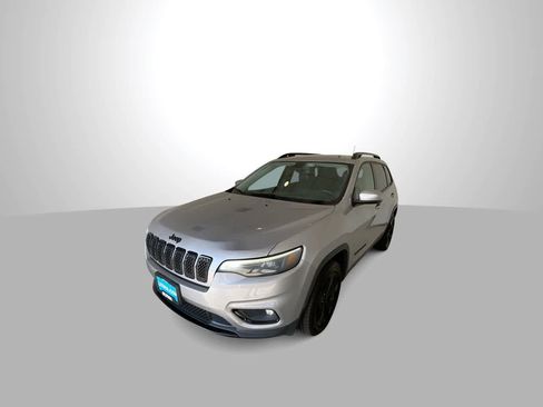 Used 2019 Jeep Cherokee Latitude Plus AWD/4WD image 4