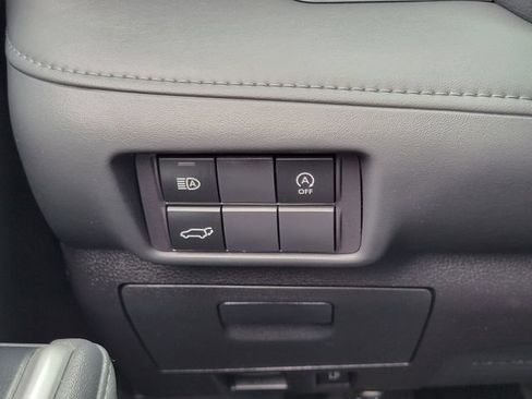 Used 2023 Toyota Highlander XLE FWD image 14