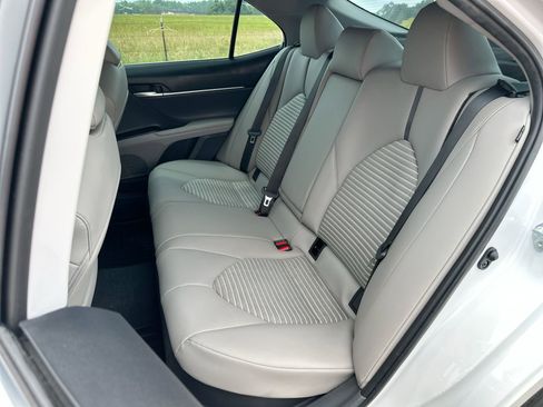 Used 2023 Toyota Camry SE image 19