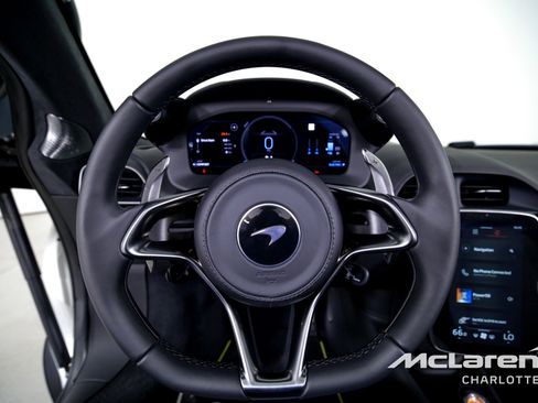 Used 2025 McLaren Artura Spider image 16