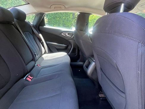 Used 2015 Chrysler 200 Limited FWD image 29