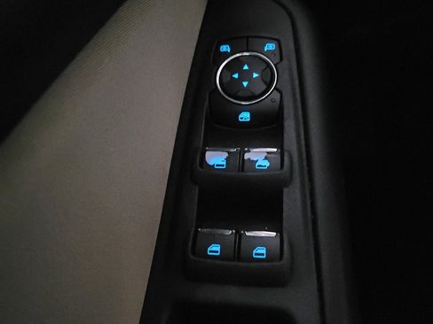 Used 2019 Ford Edge SE image 27