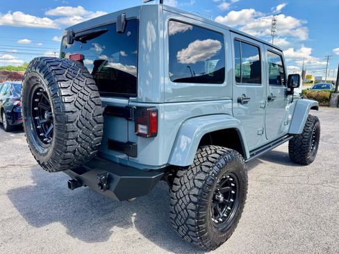 Used 2014 Jeep Wrangler Unlimited Sahara w/ Connectivity Group AWD/4WD image 10