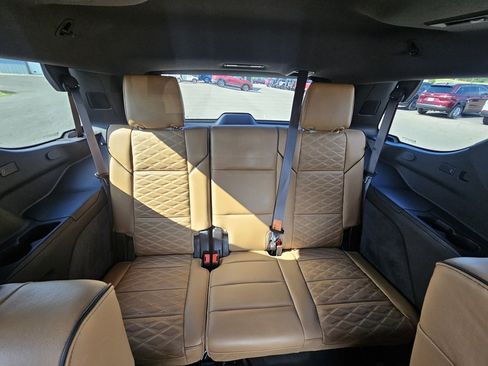 Used 2023 Cadillac Escalade Premium Luxury w/ LPO, Radiant Package image 32