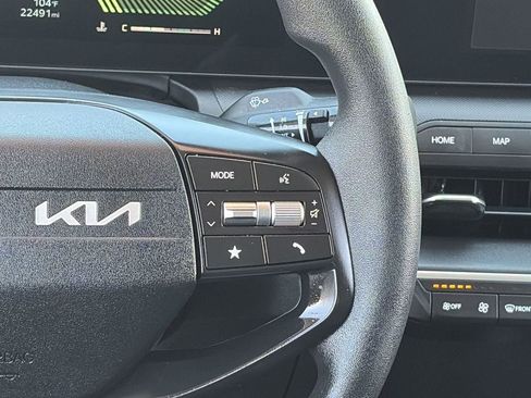 Certified 2025 Kia K4 FWD image 23