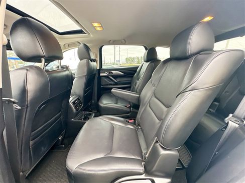 Used 2023 MAZDA CX-9 Touring image 17