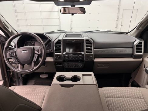 Used 2017 Ford F250 XLT w/ XLT Premium Package AWD/4WD image 13