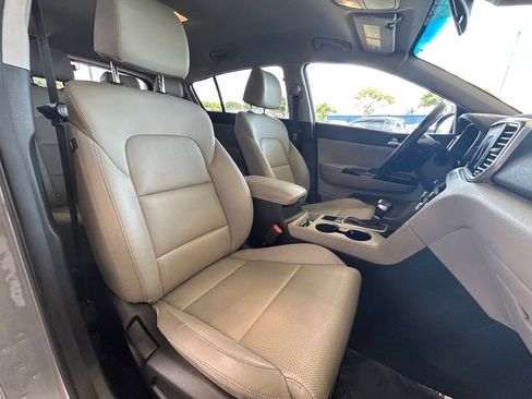 Used 2020 Kia Sportage EX FWD image 25