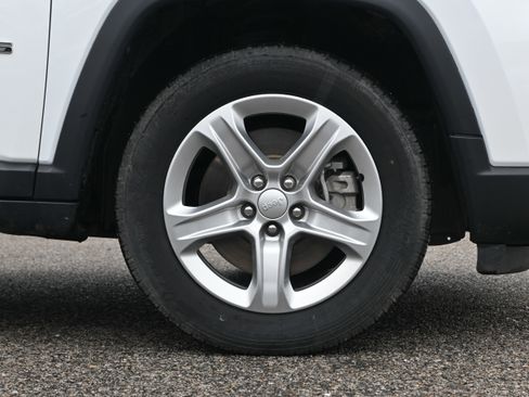 Used 2023 Jeep Compass Latitude image 22