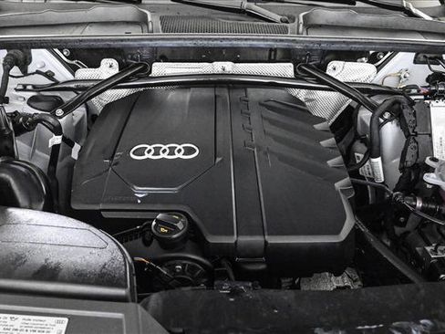 Certified 2025 Audi Q5 2.0T Premium w/ Convenience Plus Package image 24
