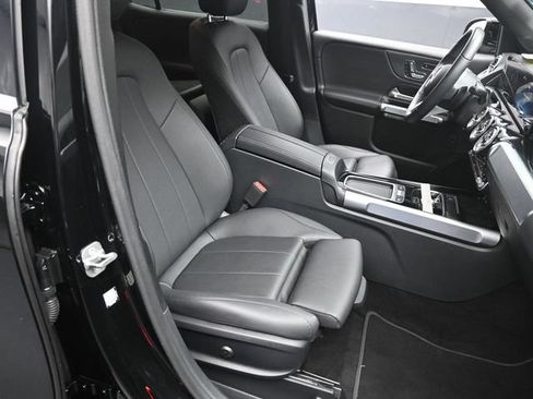 Used 2025 Mercedes-Benz GLB 250 image 30