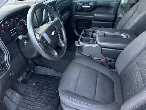 Used 2021 Chevrolet Silverado 2500 Custom w/ Custom Value Package image 9