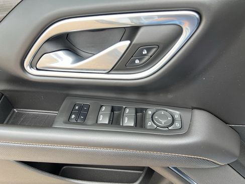 Used 2023 GMC Yukon AT4 w/ Technology Package AWD/4WD image 27