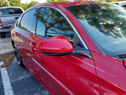 Used 2018 Honda Accord Sport image 9