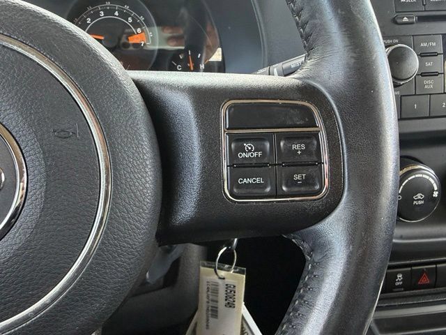 Used 2017 Jeep Patriot Latitude AWD/4WD image 25