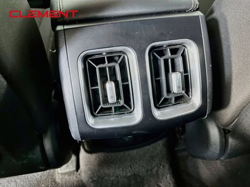 Used 2024 Kia Sorento LX FWD image 33