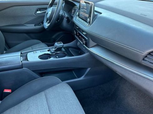 Used 2023 Nissan Rogue SV image 18
