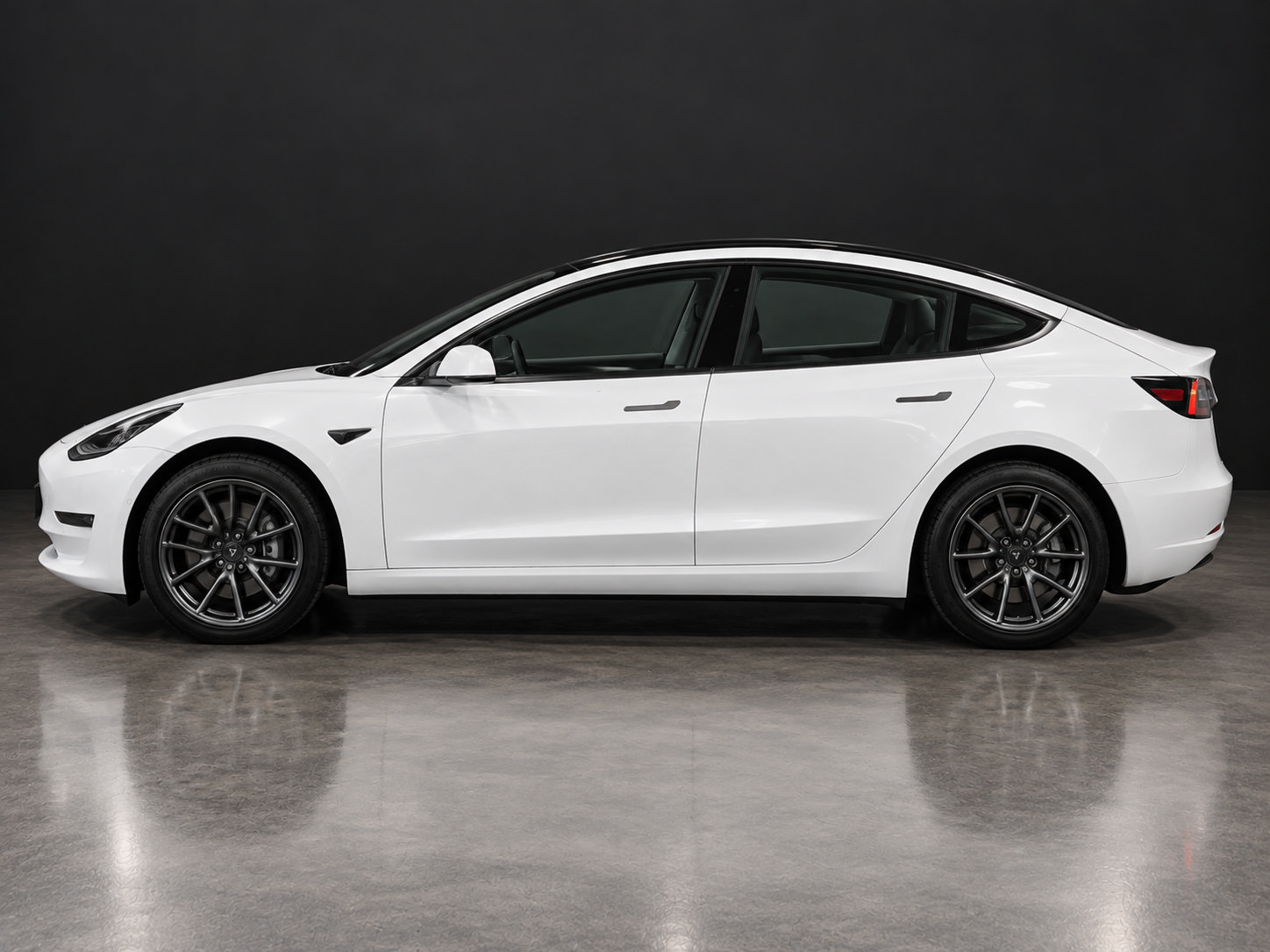 Used 2019 Tesla Model 3 Standard Range Plus RWD image 2