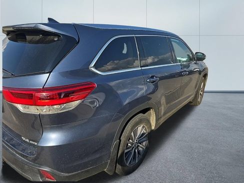 Used 2019 Toyota Highlander XLE AWD/4WD image 6