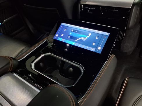 Used 2023 Jeep Grand Wagoneer Series III image 14