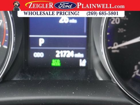 Used 2022 Toyota C-HR XLE image 23