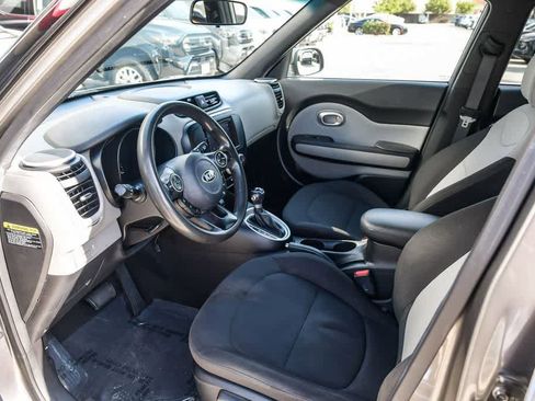 Used 2016 Kia Soul image 16