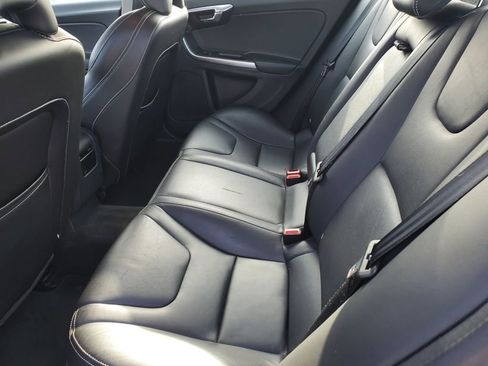 Used 2017 Volvo S60 T5 Dynamic image 10