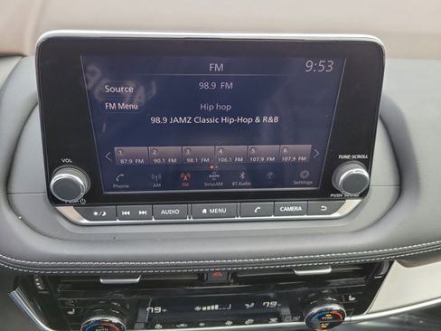 Used 2022 Nissan Rogue SV w/ SV Premium Package image 30