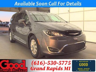 Used 2018 Chrysler Pacifica Touring-L w/ Advanced Safetytec Group
