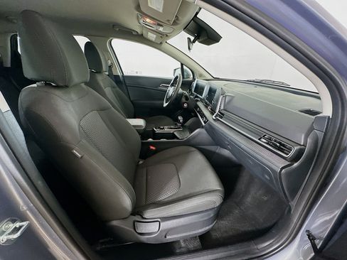 Used 2025 Kia Sportage LX FWD image 29
