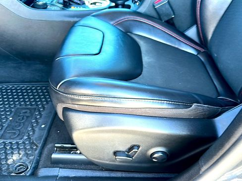 Used 2022 Jeep Cherokee Trailhawk w/ Trailer Tow Group image 15