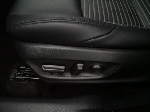 Used 2023 Toyota Corolla Cross XSE image 20