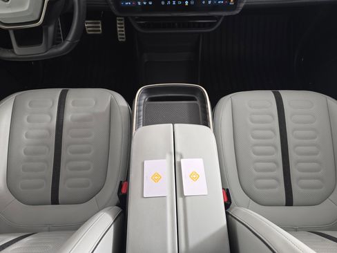 Used 2024 Rivian R1T Adventure image 29