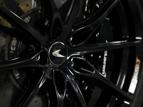 Used 2021 McLaren 765LT RWD image 21