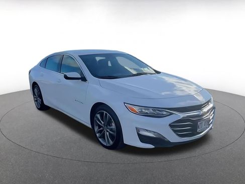 Used 2024 Chevrolet Malibu LT image 3