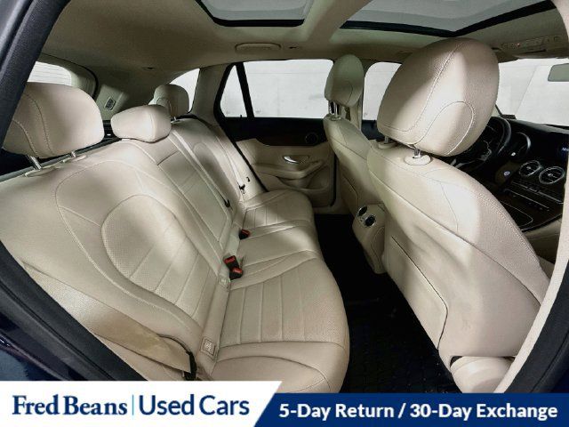 Used 2022 Mercedes-Benz GLC 300 4MATIC image 32